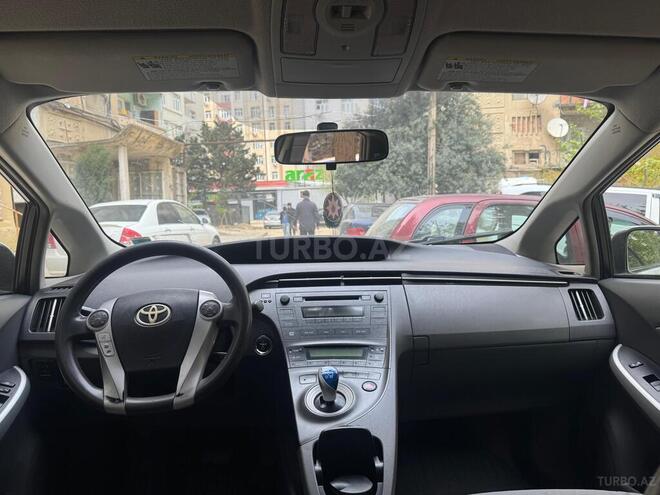 Toyota Prius-3