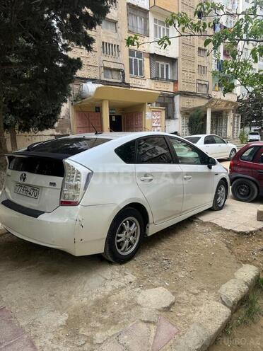 Toyota Prius-4
