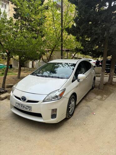 Toyota Prius-5