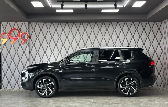 Mitsubishi Outlander-4