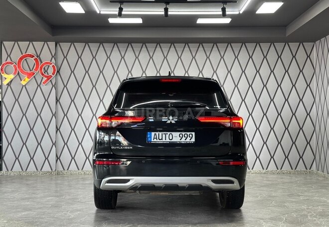 Mitsubishi Outlander-5