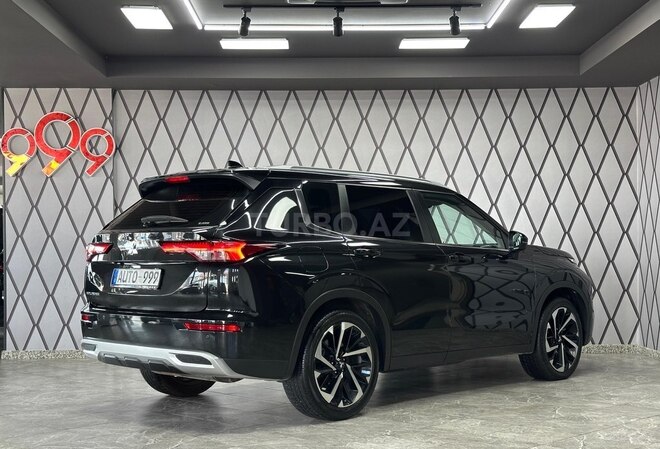 Mitsubishi Outlander-6