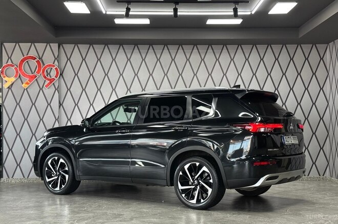 Mitsubishi Outlander-7