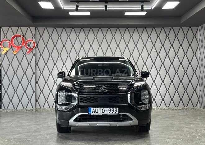 Mitsubishi Outlander-1