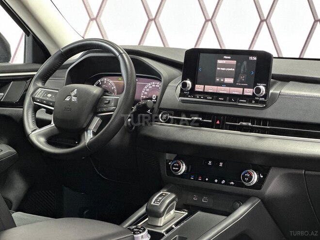 Mitsubishi Outlander-11