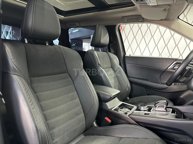 Mitsubishi Outlander-14