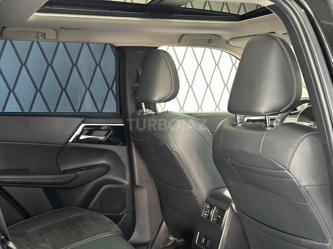 Mitsubishi Outlander-15