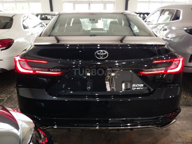 Toyota Camry-5