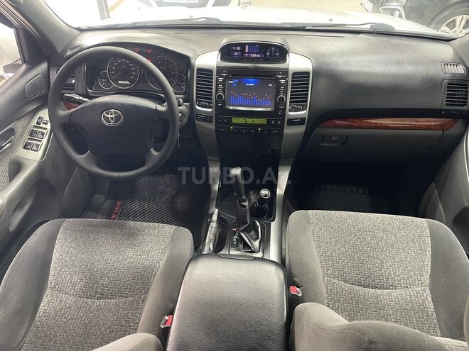 Toyota Land Cruiser Prado-6