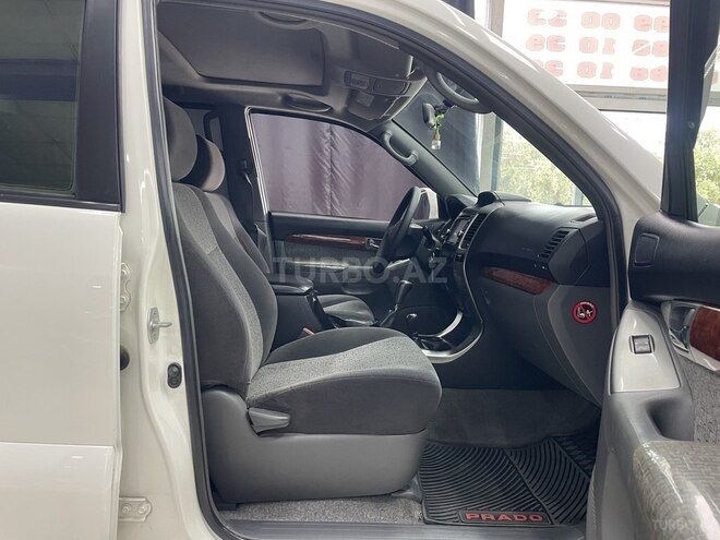 Toyota Land Cruiser Prado-4