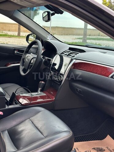 Toyota Camry-7