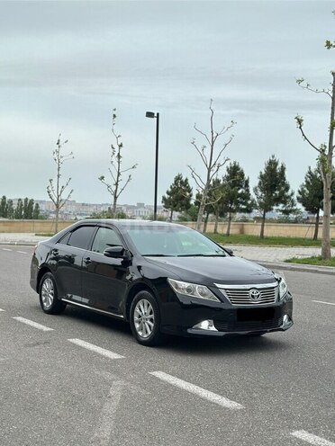 Toyota Camry-16