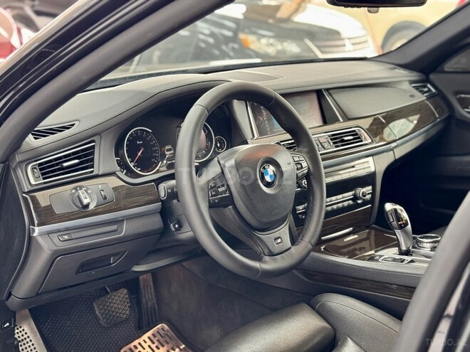 BMW 740-24