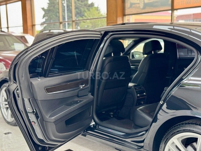 BMW 740-36