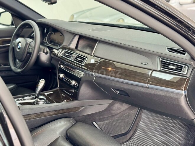BMW 740-25