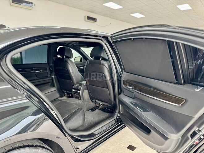 BMW 740-42