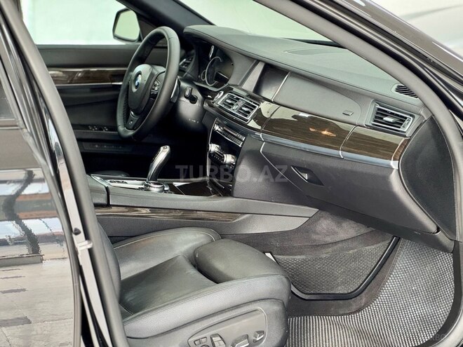 BMW 740-30