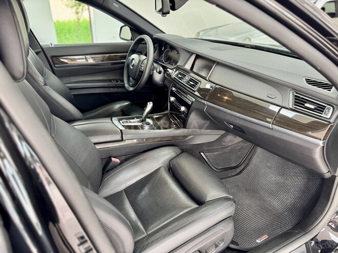 BMW 740-32