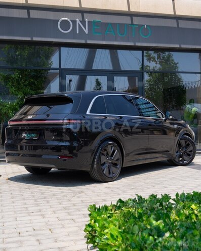 Li Auto L6-4