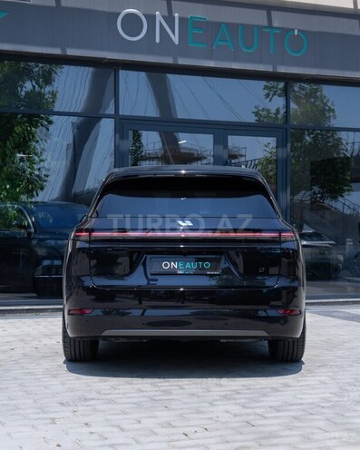 Li Auto L6-3