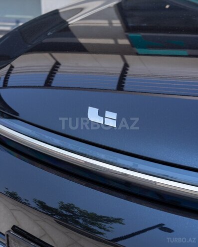 Li Auto L6-8