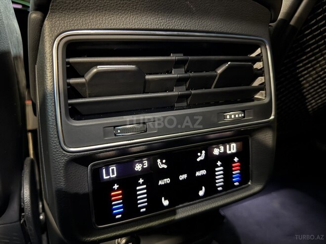 Audi Q8 2023, 84,000 km - 3.0 l - Bakı