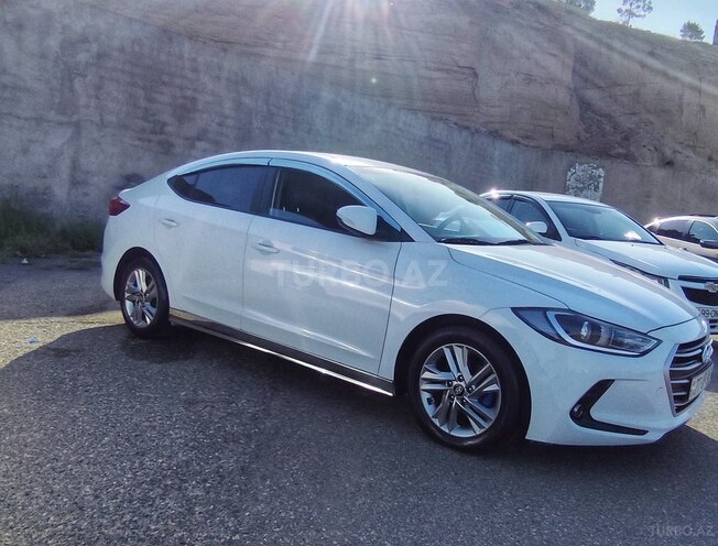 Hyundai Avante-7