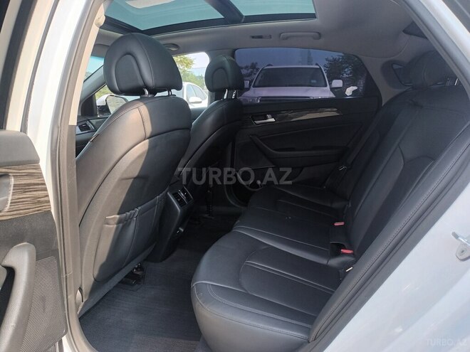 Hyundai Sonata-11