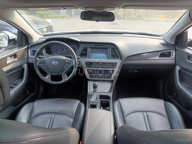 Hyundai Sonata-5