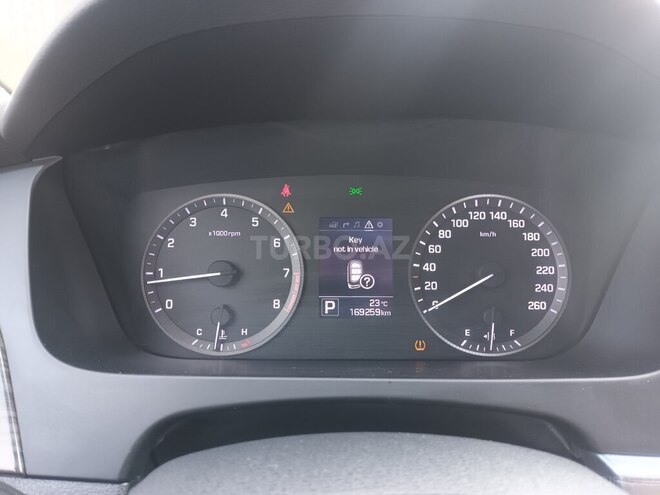 Hyundai Sonata-6