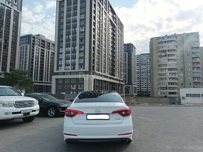 Hyundai Sonata-4