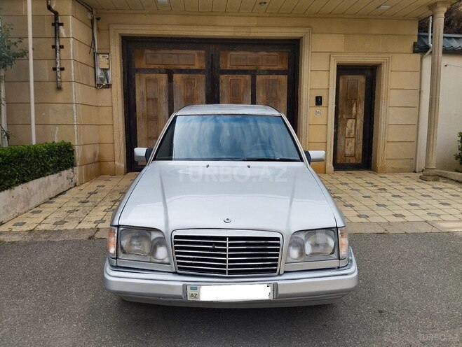 Mercedes E 200 1993, 585,000 km - 2.0 l - Bakı