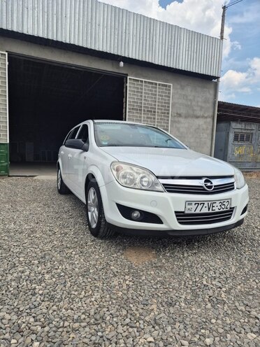 Opel Astra 2009, 245,537 km - 1.4 l - Salyan