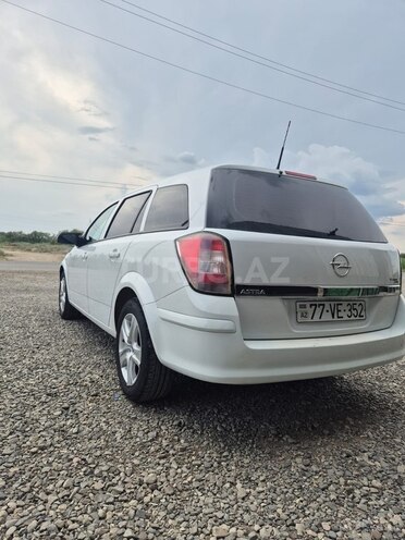 Opel Astra 2009, 245,537 km - 1.4 l - Salyan
