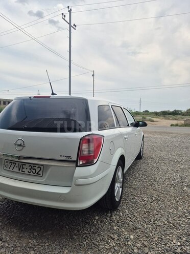 Opel Astra 2009, 245,537 km - 1.4 l - Salyan