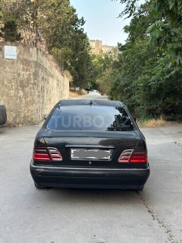 Mercedes E 240 1999, 260,000 km - 2.4 л - Bakı