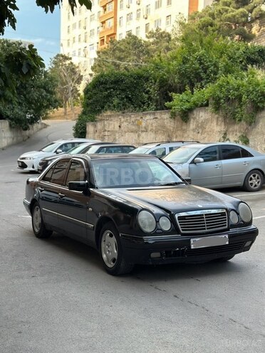 Mercedes E 240 1999, 260,000 km - 2.4 л - Bakı