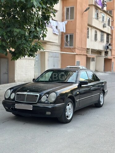 Mercedes E 240 1999, 260,000 km - 2.4 л - Bakı