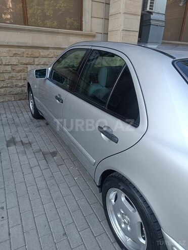 Mercedes E 240 1999, 320,000 km - 2.4 l - Mingəçevir