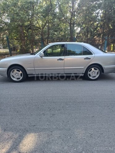 Mercedes E 240 1999, 320,000 km - 2.4 l - Mingəçevir