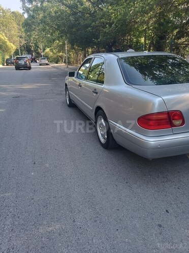 Mercedes E 240 1999, 320,000 km - 2.4 l - Mingəçevir