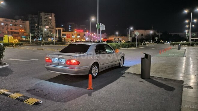Mercedes E 270 2001, 450,000 km - 2.7 l - Bakı