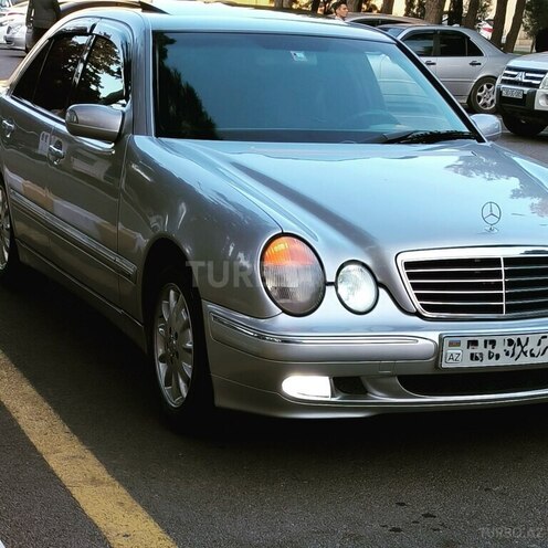 Mercedes E 270 2001, 450,000 km - 2.7 l - Bakı
