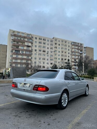 Mercedes E 270 2001, 450,000 km - 2.7 l - Bakı