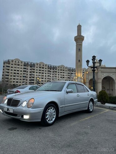 Mercedes E 270 2001, 450,000 km - 2.7 l - Bakı