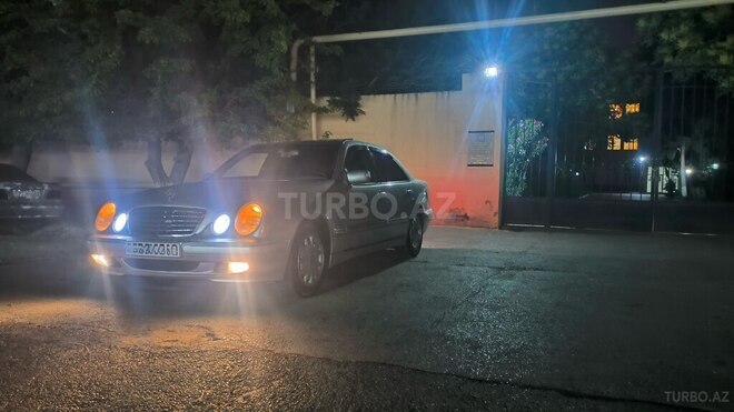 Mercedes E 270 2001, 450,000 km - 2.7 l - Bakı