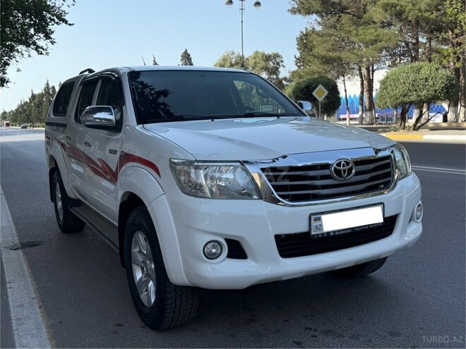Toyota Hilux 2013, 180,000 km - 2.5 л - Bakı