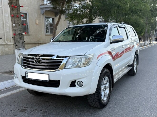 Toyota Hilux 2013, 180,000 km - 2.5 л - Bakı