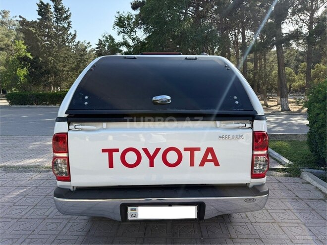 Toyota Hilux 2013, 180,000 km - 2.5 л - Bakı