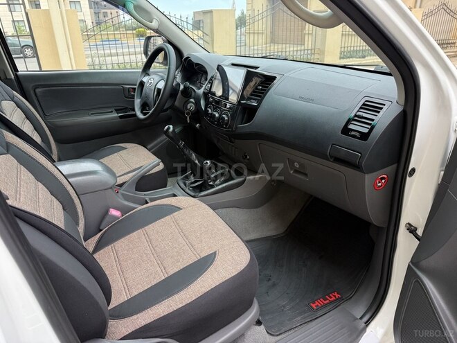 Toyota Hilux 2013, 180,000 km - 2.5 л - Bakı
